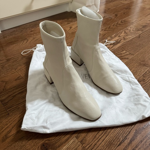 Stuart Weitzman Nappa Off White Leather Boots - Picture 2 of 11